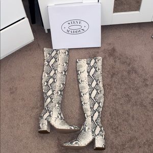 NWT Steve Madden Jacey Natural Snake Boots